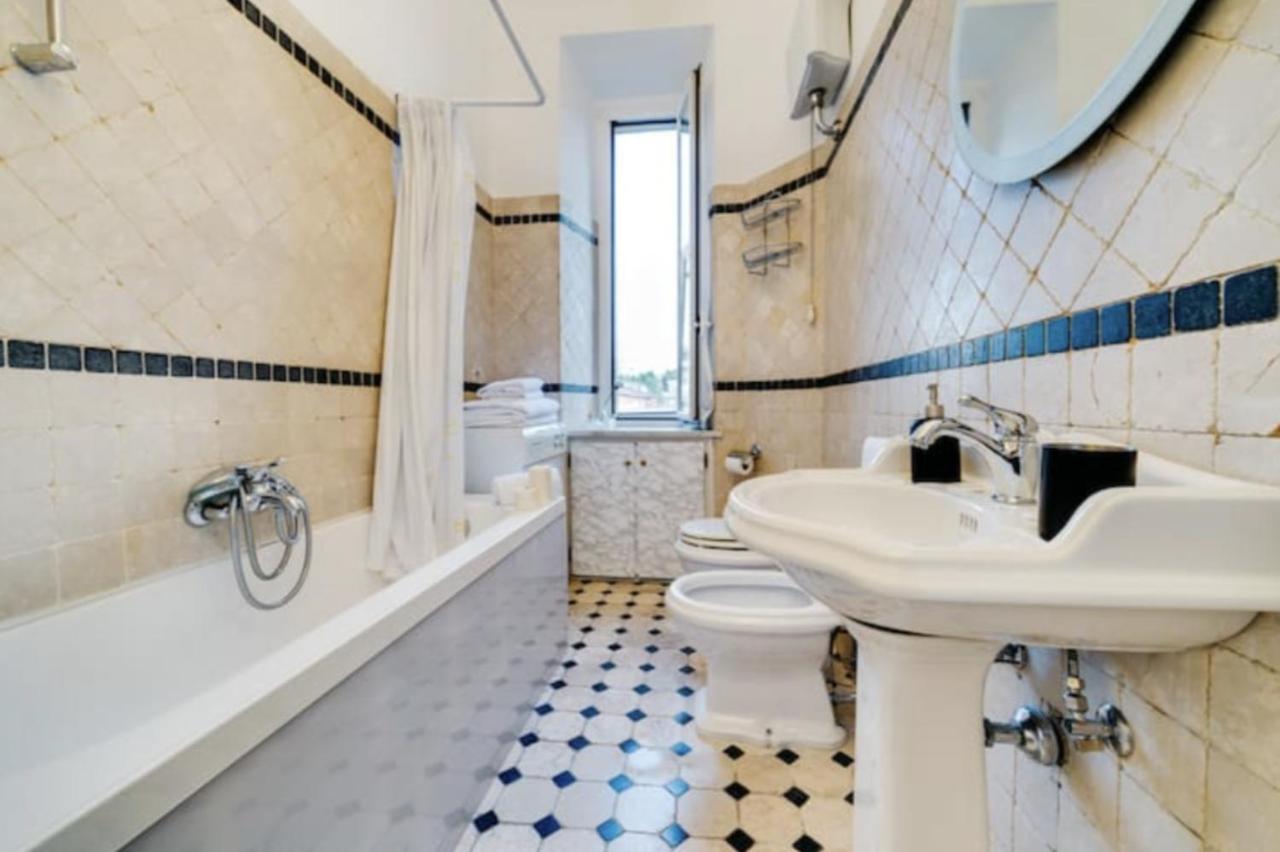 Sunny Flat In Elegant Building Close To Colosseum Rom Eksteriør billede