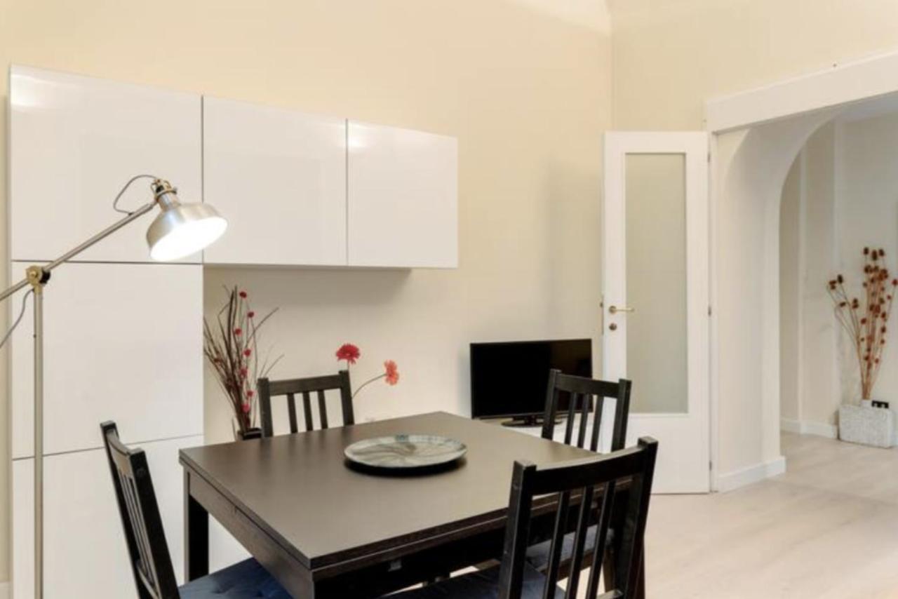 Sunny Flat In Elegant Building Close To Colosseum Rom Eksteriør billede