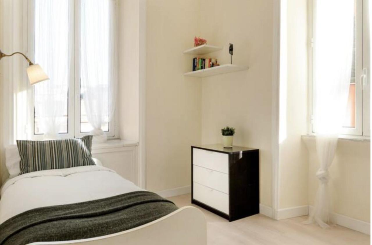 Sunny Flat In Elegant Building Close To Colosseum Rom Eksteriør billede