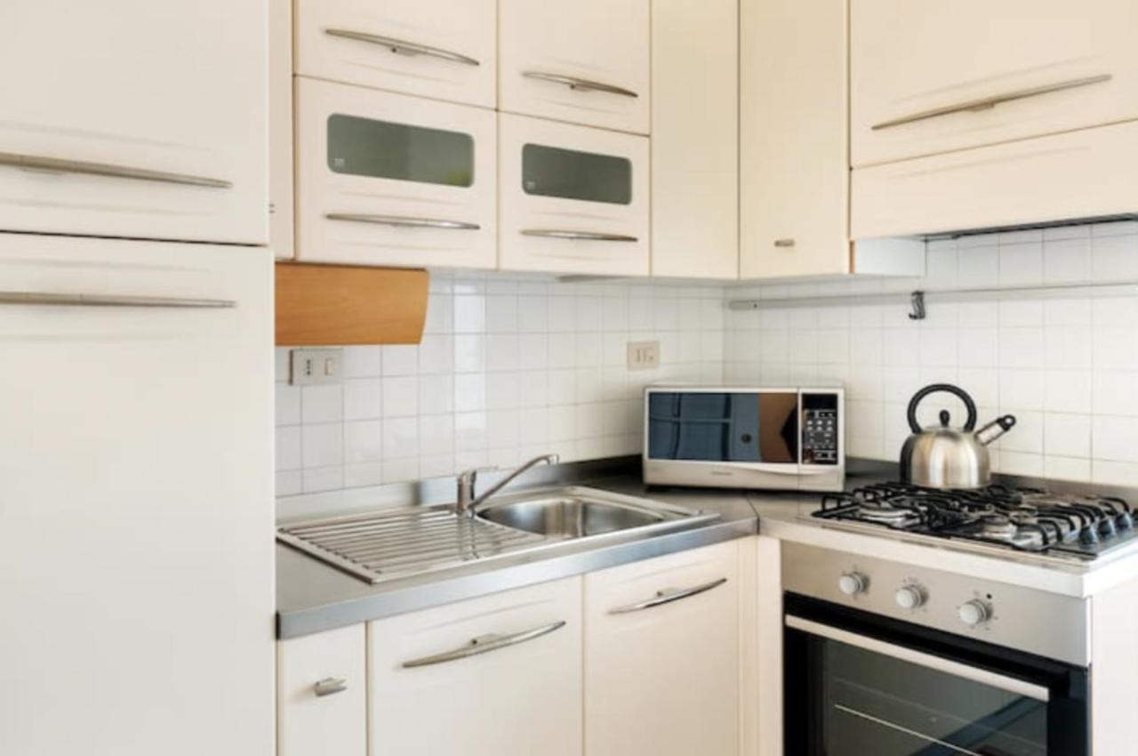 Sunny Flat In Elegant Building Close To Colosseum Rom Eksteriør billede